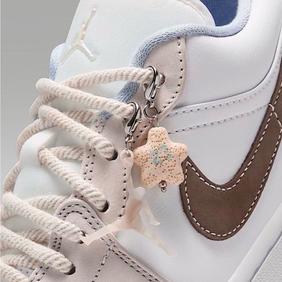 WOMEN'S AIR JORDAN 1 LOW WHITE/IRONSTONE-WHITE-LIGHT SOFT PINK IB8859-101-SZ 11 - Picture 8 of 9
